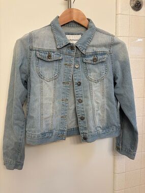 The Style Between Us Blue Denim Jean Jacket Size Medium Y2K Cotton Cropped